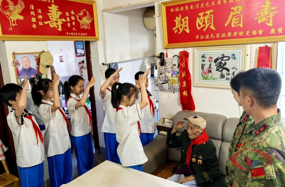 听爷爷讲过去的故事