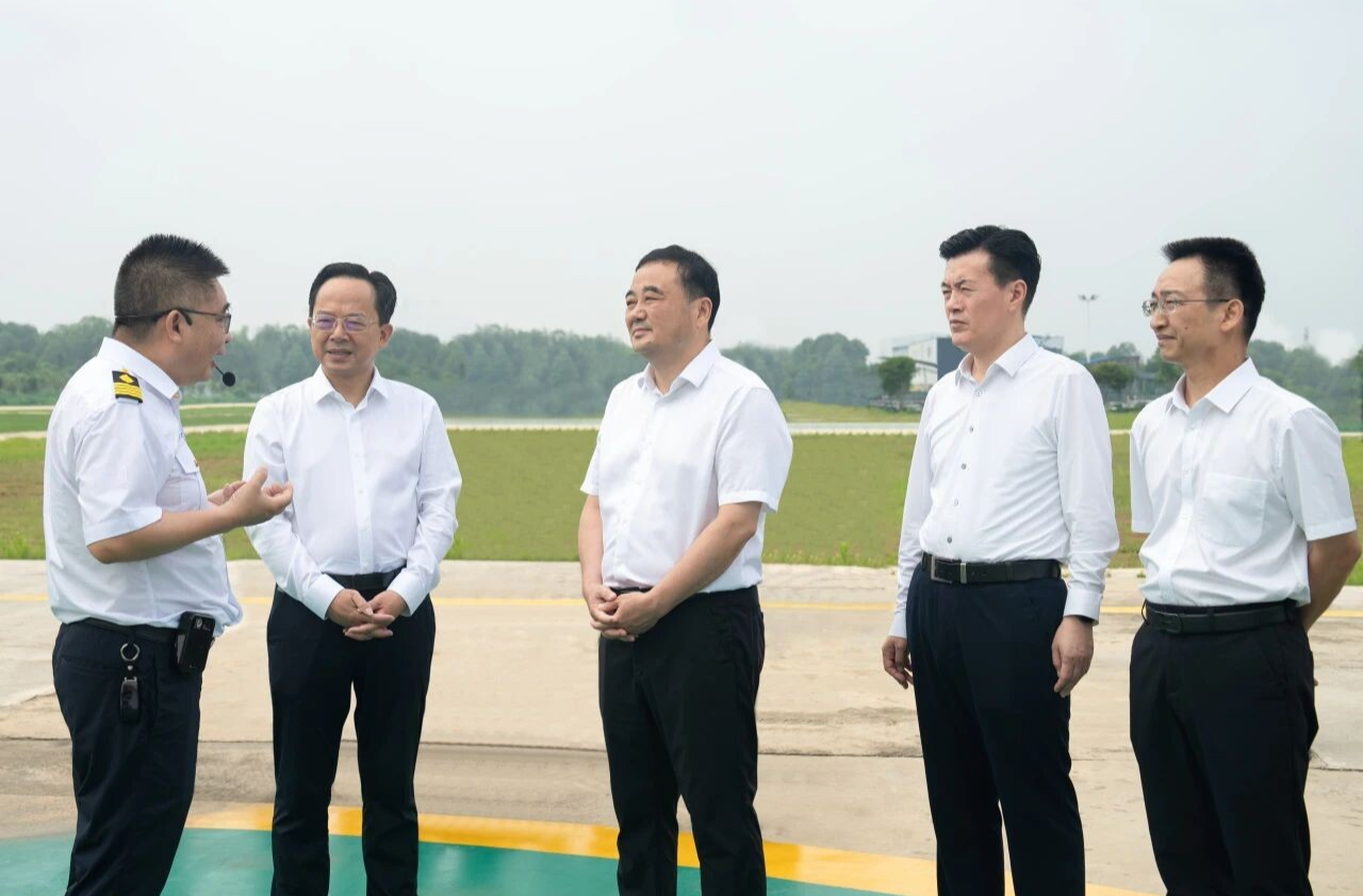 通城县党政代表团来我县考察交流
