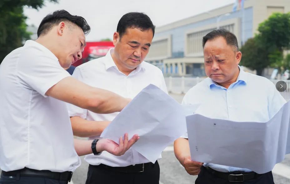 刘正仁调研园区用地保障工作
