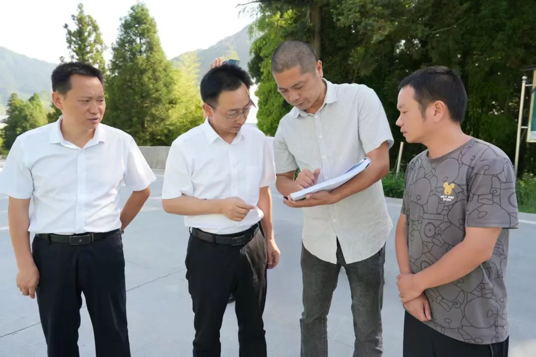 彭方建到福壽山鎮(zhèn)調(diào)研項(xiàng)目建設(shè)工作