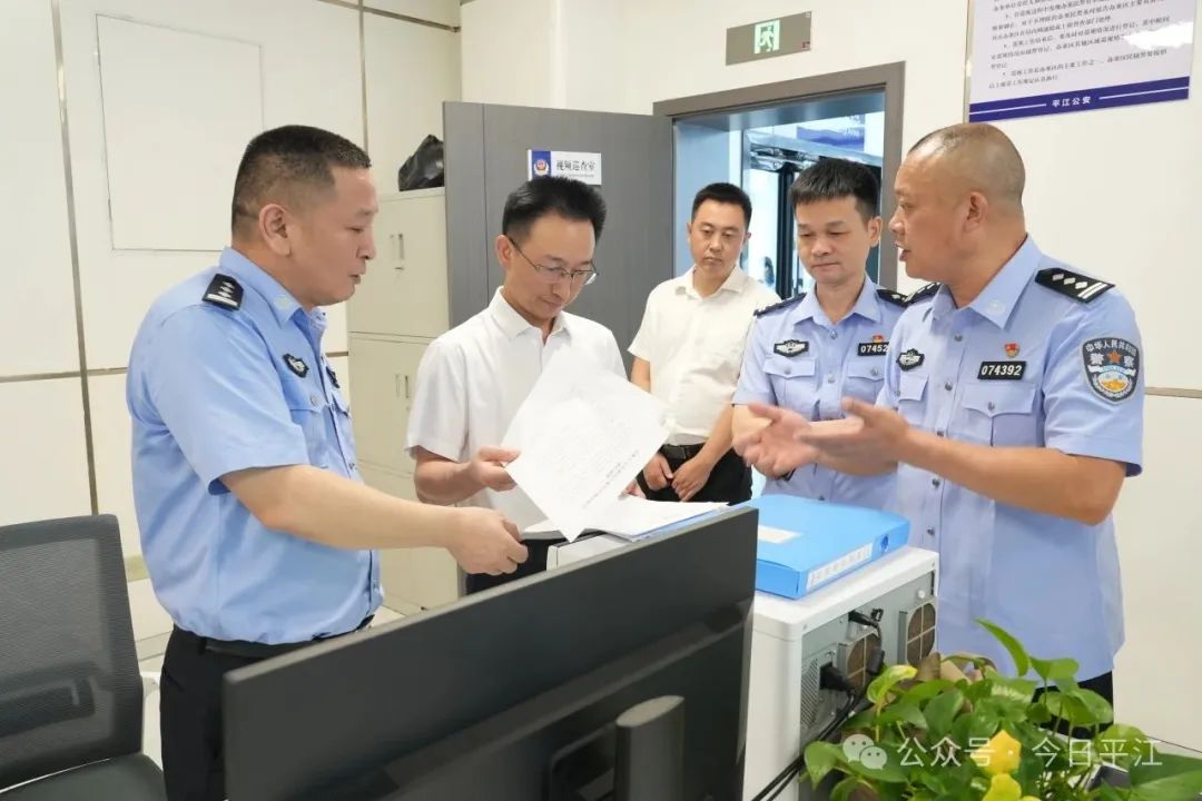 彭方建到县禁毒教育基地和县执法办案中心调研