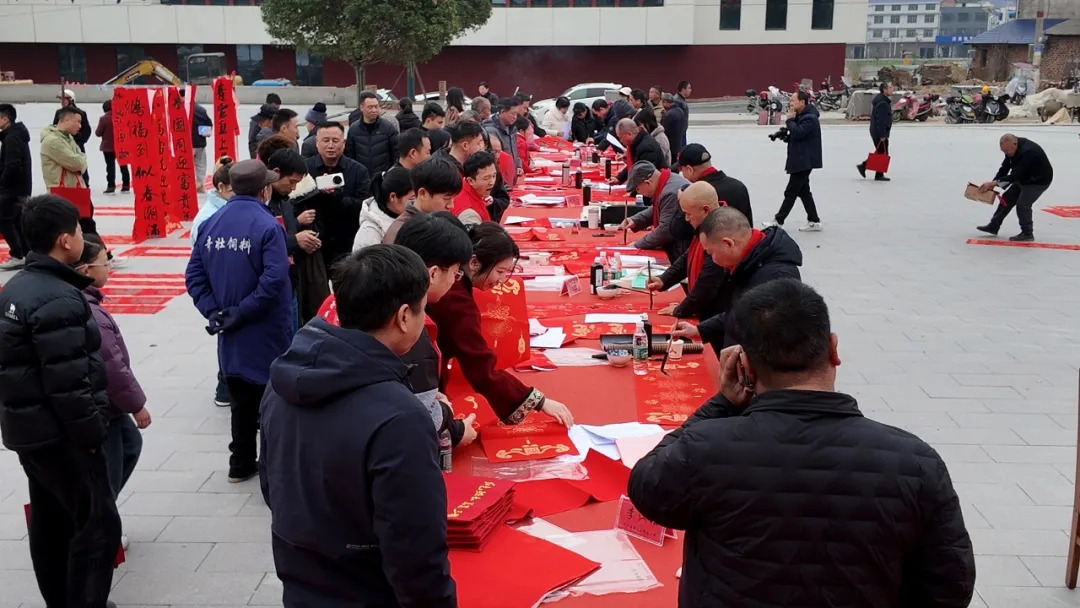 千余幅手写春联免费送！这场送福活动年味直接拉满