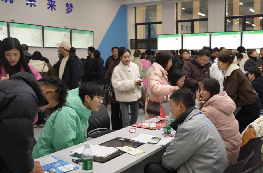 开门红！平江首场招聘会火爆开场，好岗等你来