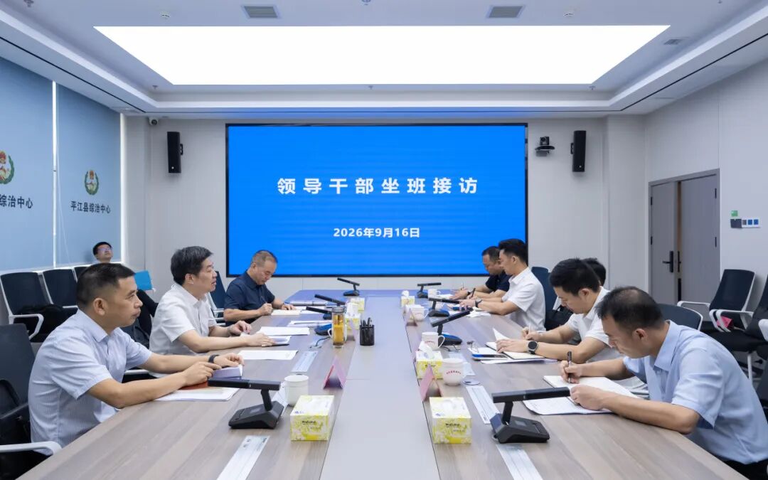 黎朝晖坐班接访并调度全县信访重点工作