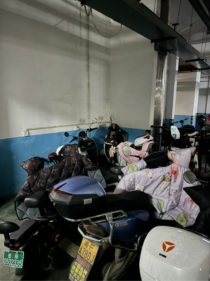 盛世中心地下电动车充电